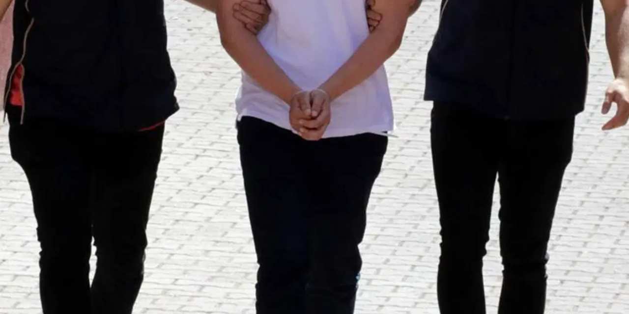 Okullara tehdit paylaşımı yapan lise öğrencisi gözaltında