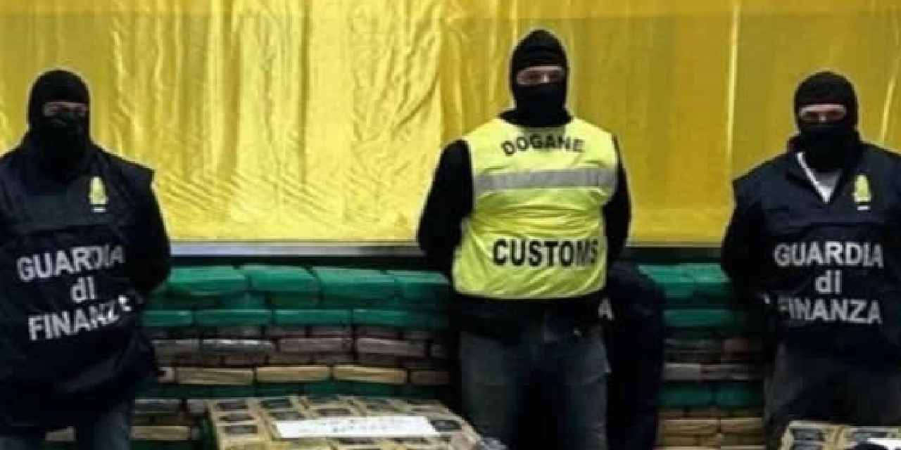 Baharat yerine kokain taşımışlar