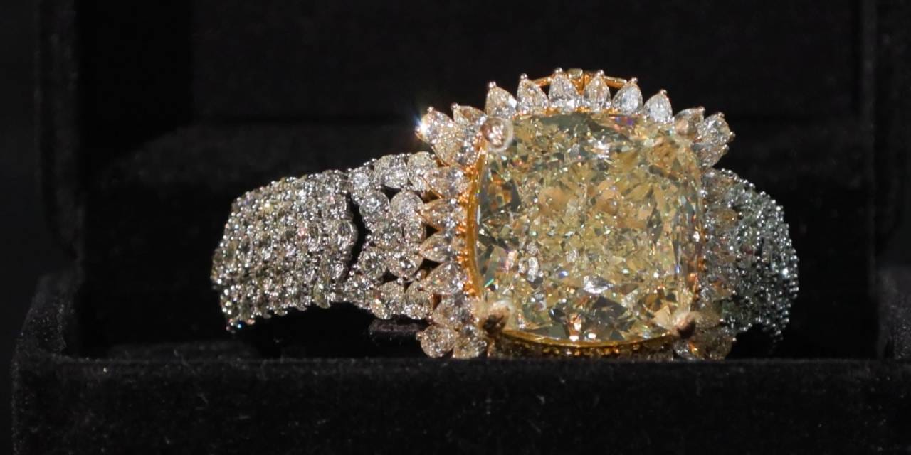 Türkiye'de yakalanan en büyük pırlanta: 80 karatlık kaçak elmas sergilendi