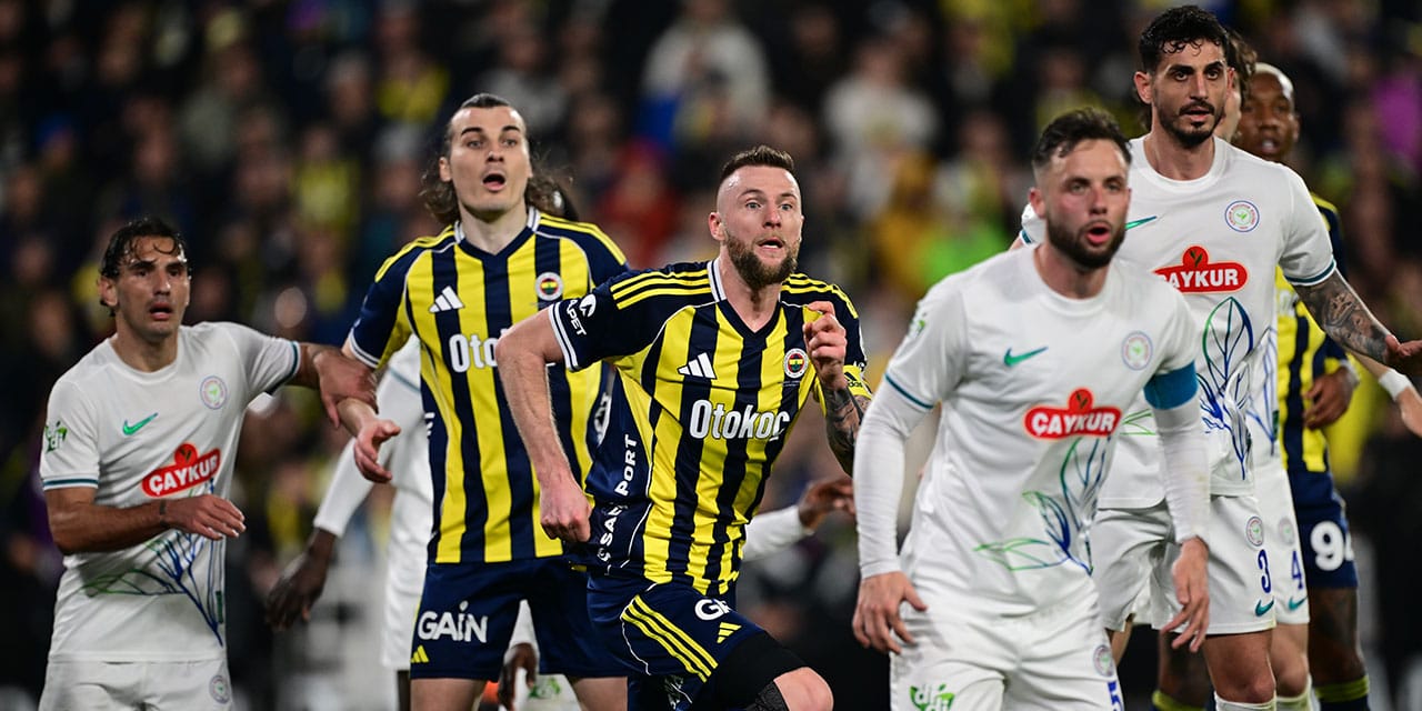 Fenerbahçe Rizespor maçında kırmızı kart ve penaltı kararı