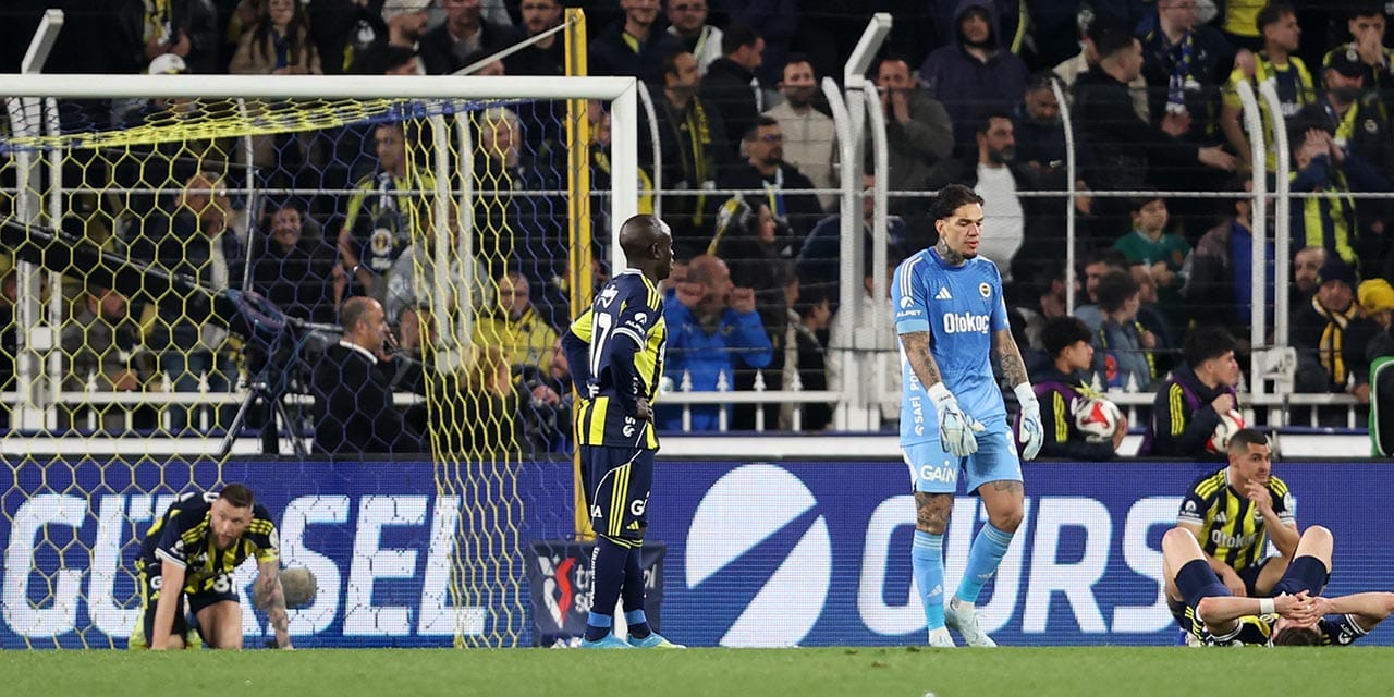 Fenerbahçe'de maç sonu protesto