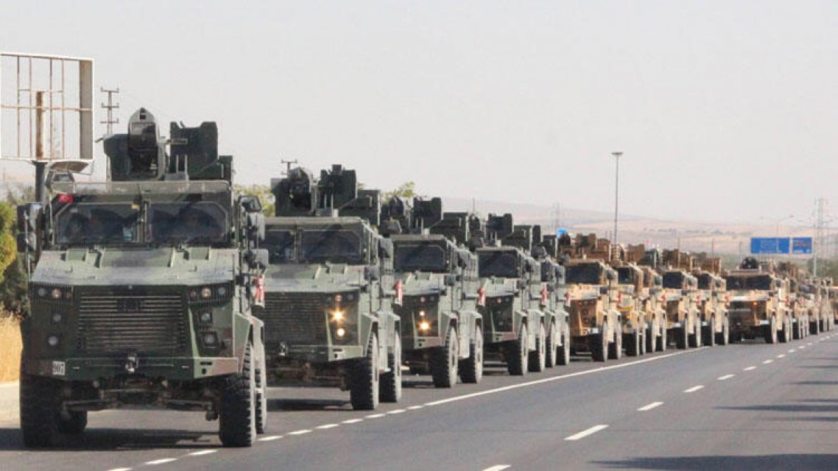 Harekat için geri sayım başladı! 100 araçlık askeri konvoy Kilis'te