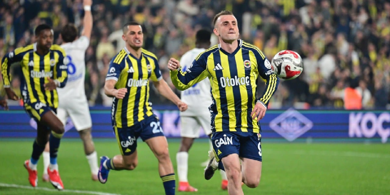 Fenerbahçe'de beraberlik golü sonrası Kerem Aktürkoğlu'ndan takım arkadaşına olay tepki