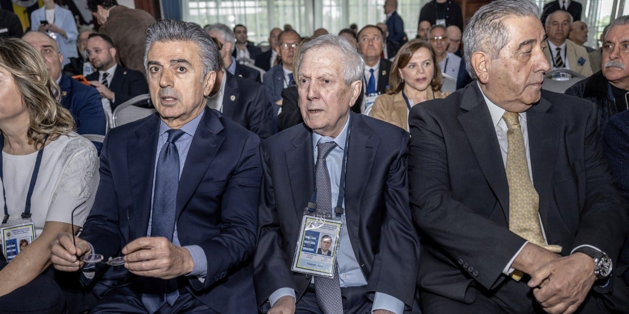 Aziz Yıldırım'dan çok sert açıklama: Yönetim ayırt etmeden yüklendi