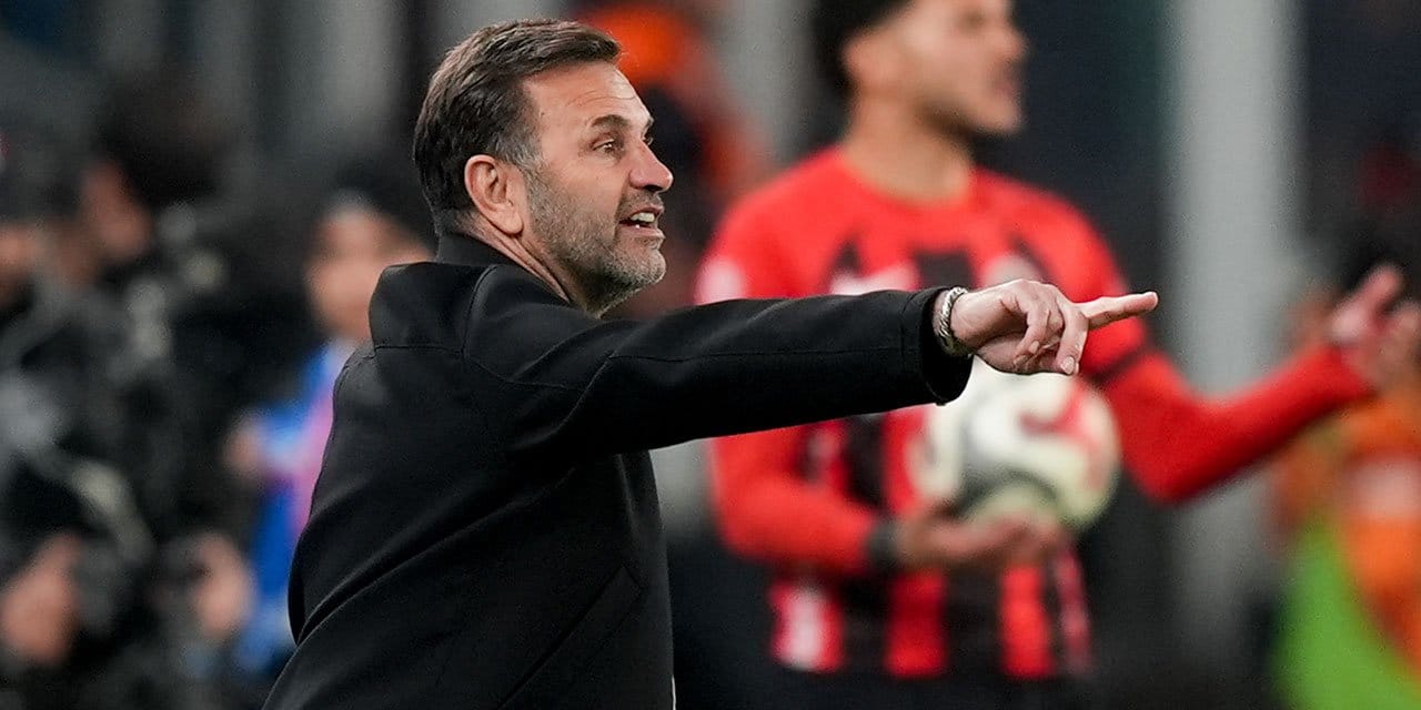 Okan Buruk isyan etti: Maçın önüne geçiyorlar