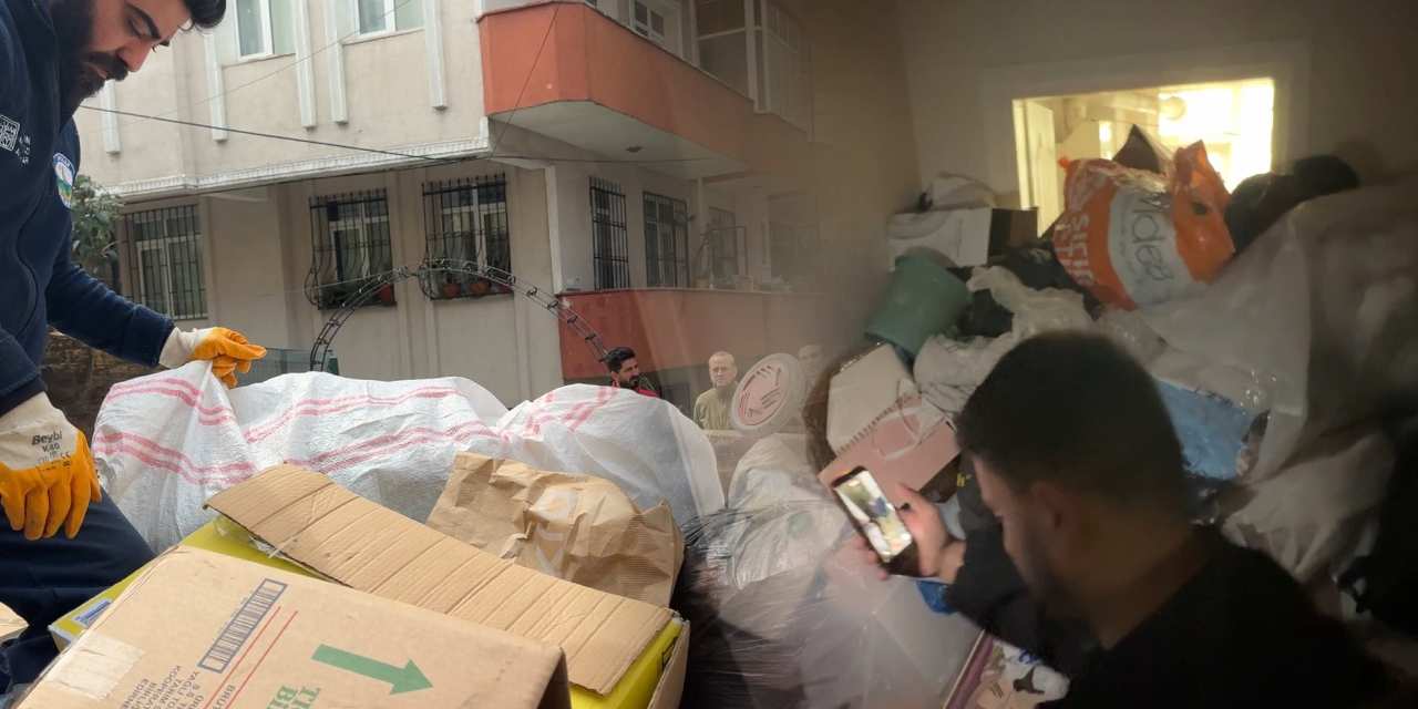 Komşular şikayet etti, ekipler harekete geçti! Evden 5 saatte 3 kamyon çöp çıktı