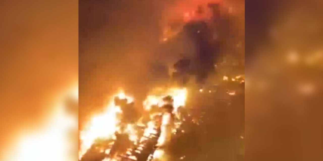 Malezya'da yüzen kasabada yangın çıktı: 1000 ev küle döndü binlerce kişi yerinden oldu