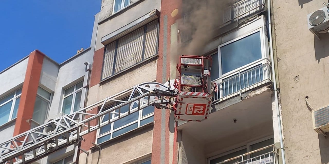 Görme engelli adam yangından kıl payı kurtarıldı