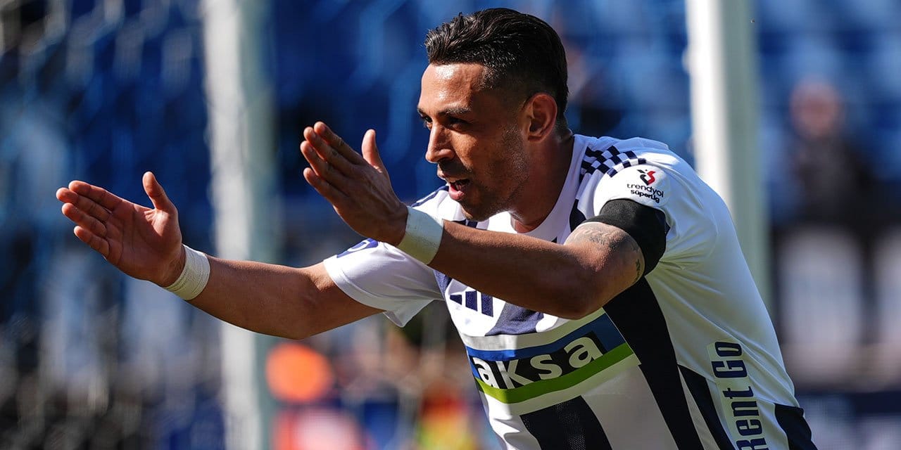 Kasımpaşa İrfan Can Kahveci ile kazandı