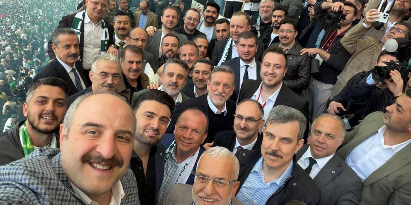 Bursaspor şampiyon oldu: Mustafa Varank telefona sarıldı