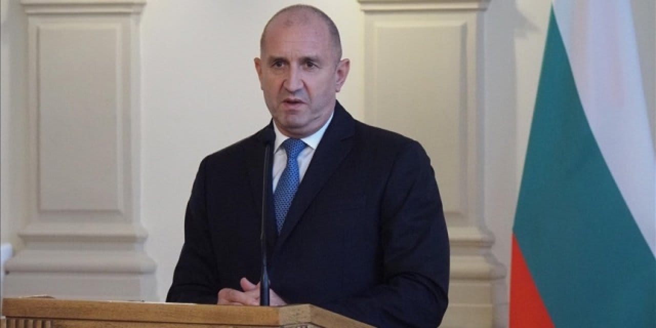 Eski cumhurbaşkanı yine seçildi