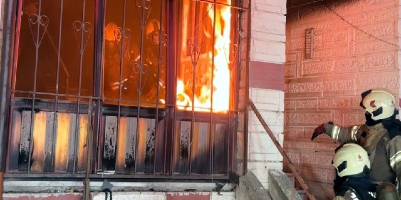 Avcılar’da korkutan apartman yangını: 20 kişi kurtarıldı