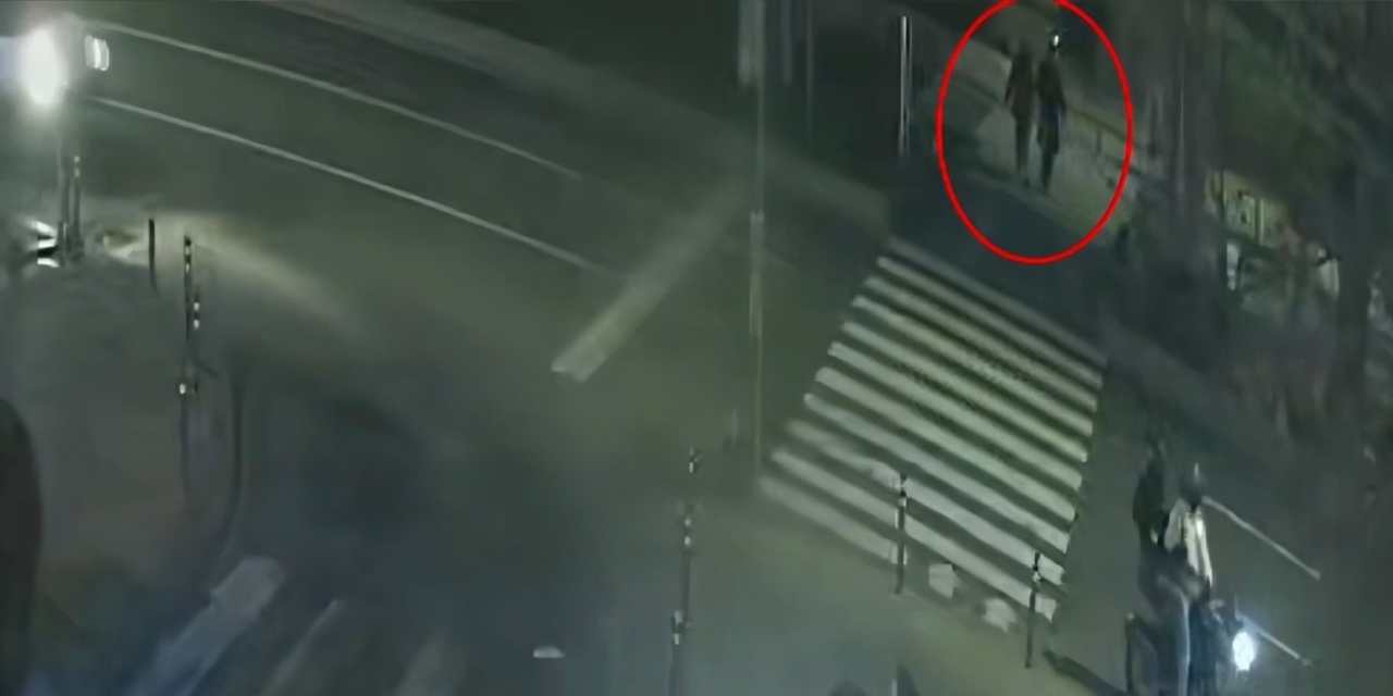 Yaya geçidinde yürüyen iki arkadaşa otomobil çarptı: 20 yaşındaki Zümra hayatını kaybetti