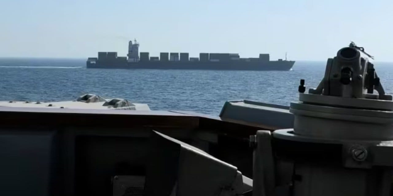 İran ABD savaş gemilerini İHA’larla vurdu