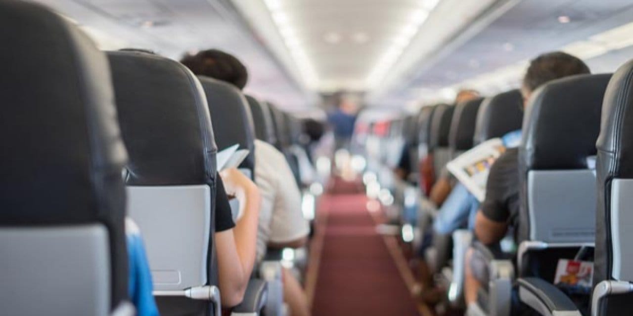 Uçakta yeni dönem: Çorap giymek zorunlu parfüm sıkmak yasak!