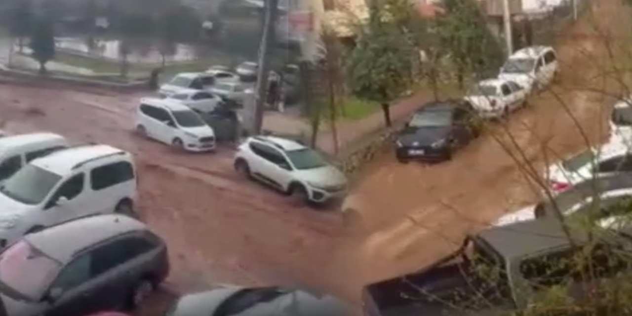 Diyarbakır'da sağanak kabusu! Sokaklar göle döndü