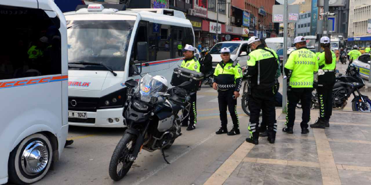 Adana’da denetimde tansiyon yükseldi: Cezayı yedi, öfkesini gazeteciden çıkardı