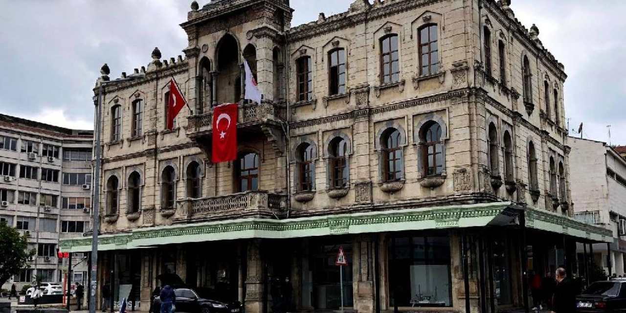 AKP'li belediyenin denetim raporu: Belediye tesisi başkanlık makamı oldu, çiçeğe milyonlar aktı!