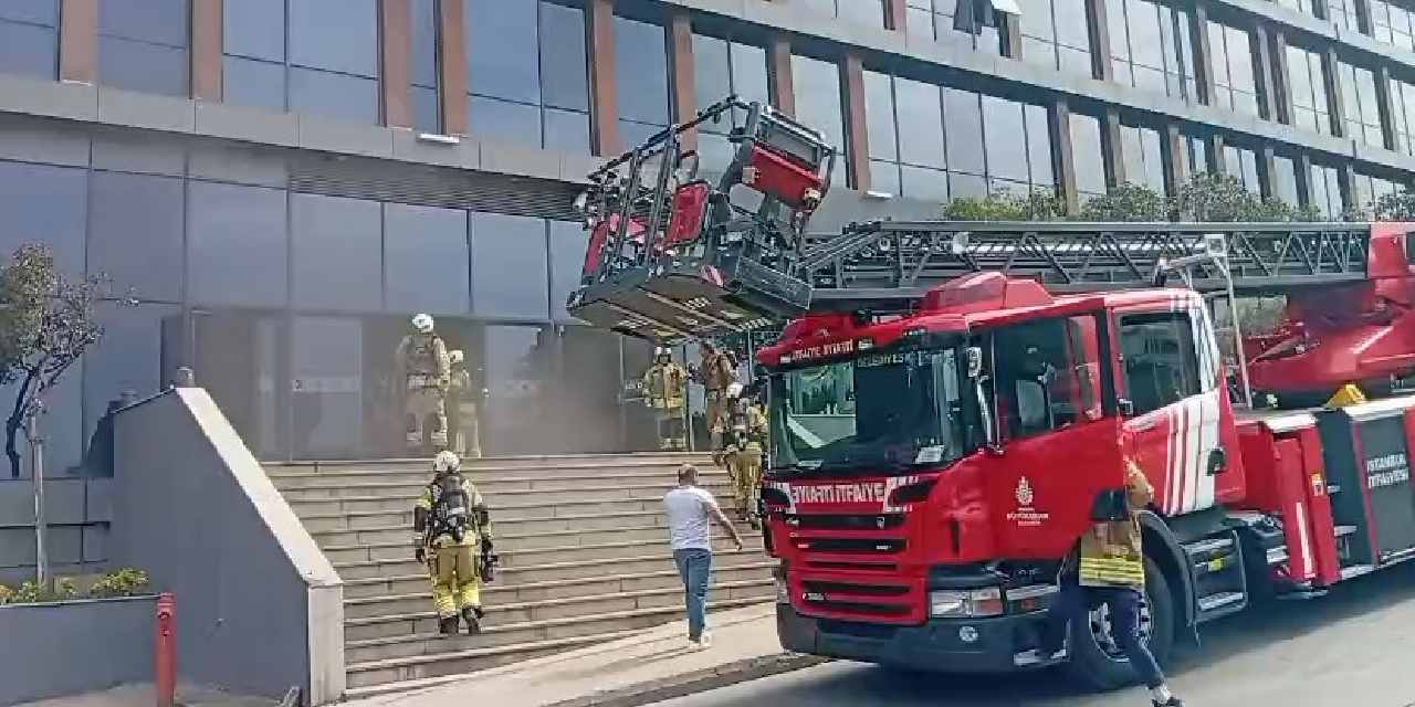 Son Dakika | Pendik'te 6 katlı iş merkezinde yangın