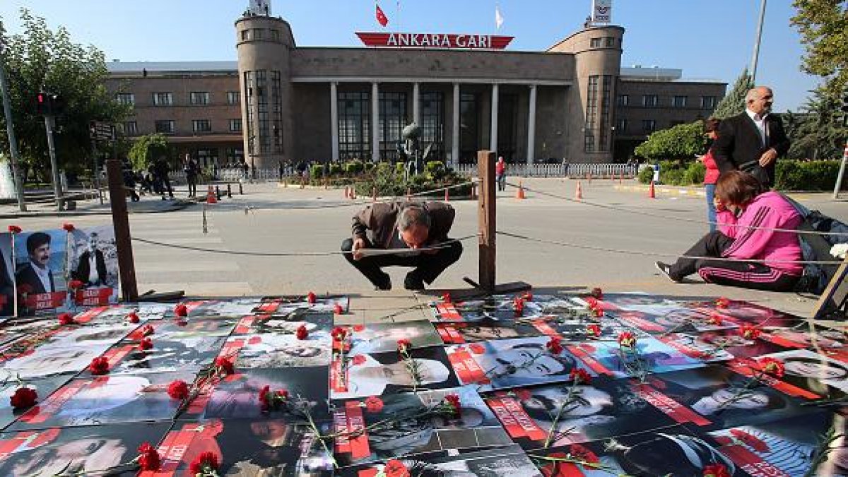 "Ankara Garı Katliamı" Cumhuriyet tarihinin en büyük katliamında can verenler unutulmadı!