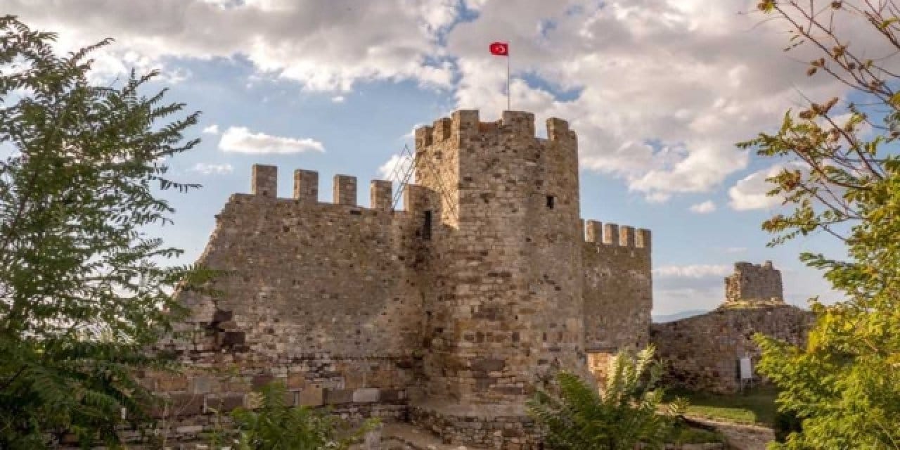 Bin yıldan eski kale için 1000 TL bütçe