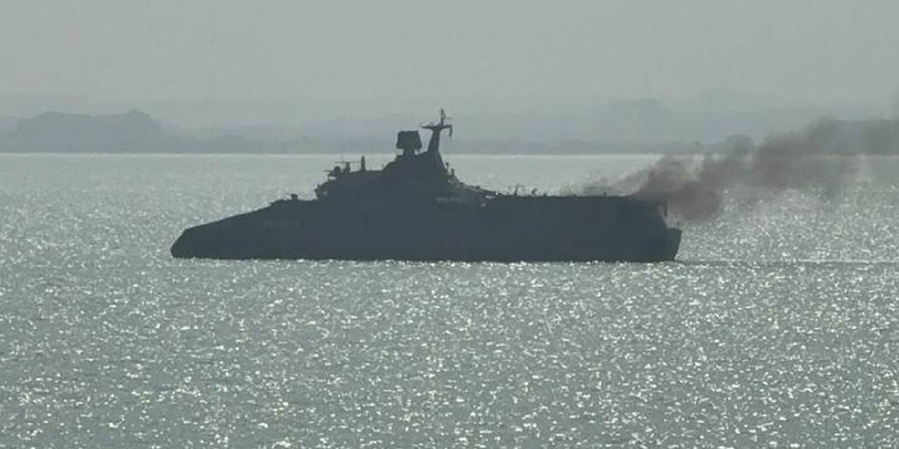 Hürmüz açıklarında silahlı saldırı! Devrim Muhafızları konteyner gemisini vurdu