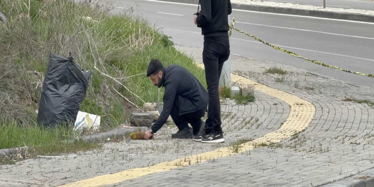 Temizlik görevlisi yol kenarında havan topu mermisi buldu