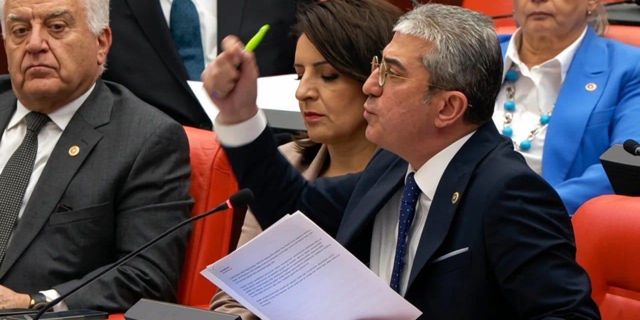 AKP'nin faize ayırdığı para ile neler yapılırmış neler!  Okula güvenlik, çocuğa yemek, öğretmene ikramiye...