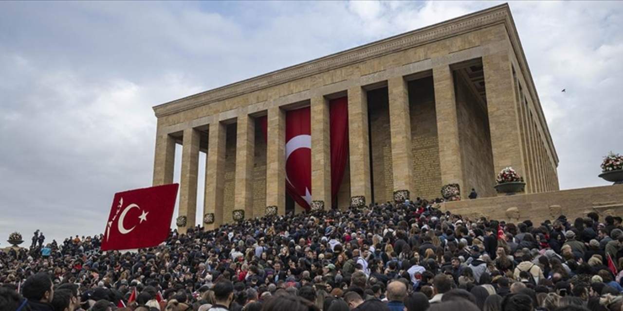 Devlet erkanı Anıtkabir'de buluştu