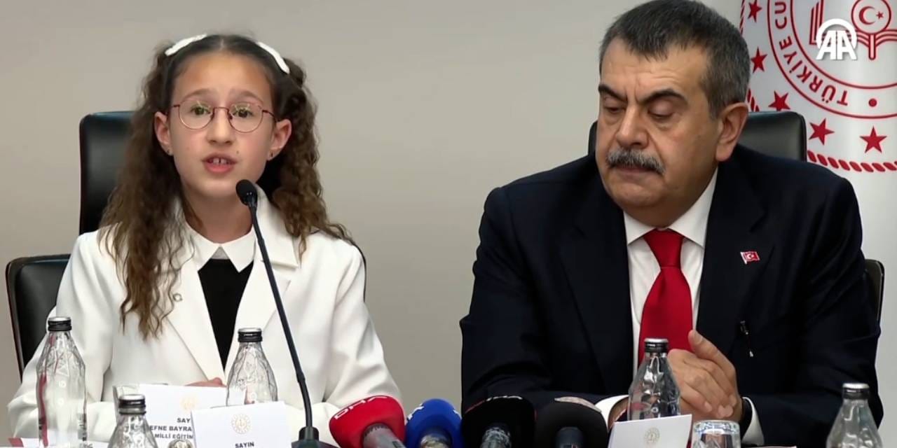 Bir günlüğüne Milli Eğitim Bakanı olan Defne ilk icraatini açıkladı