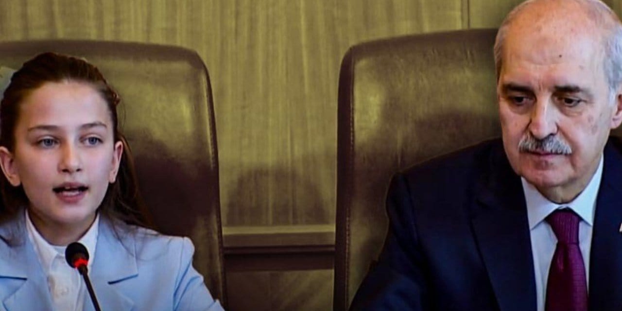 Meclis Başkanlığı koltuğuna oturan çocuğun ilk talebi: Okullarda şiddet değil güven istiyoruz