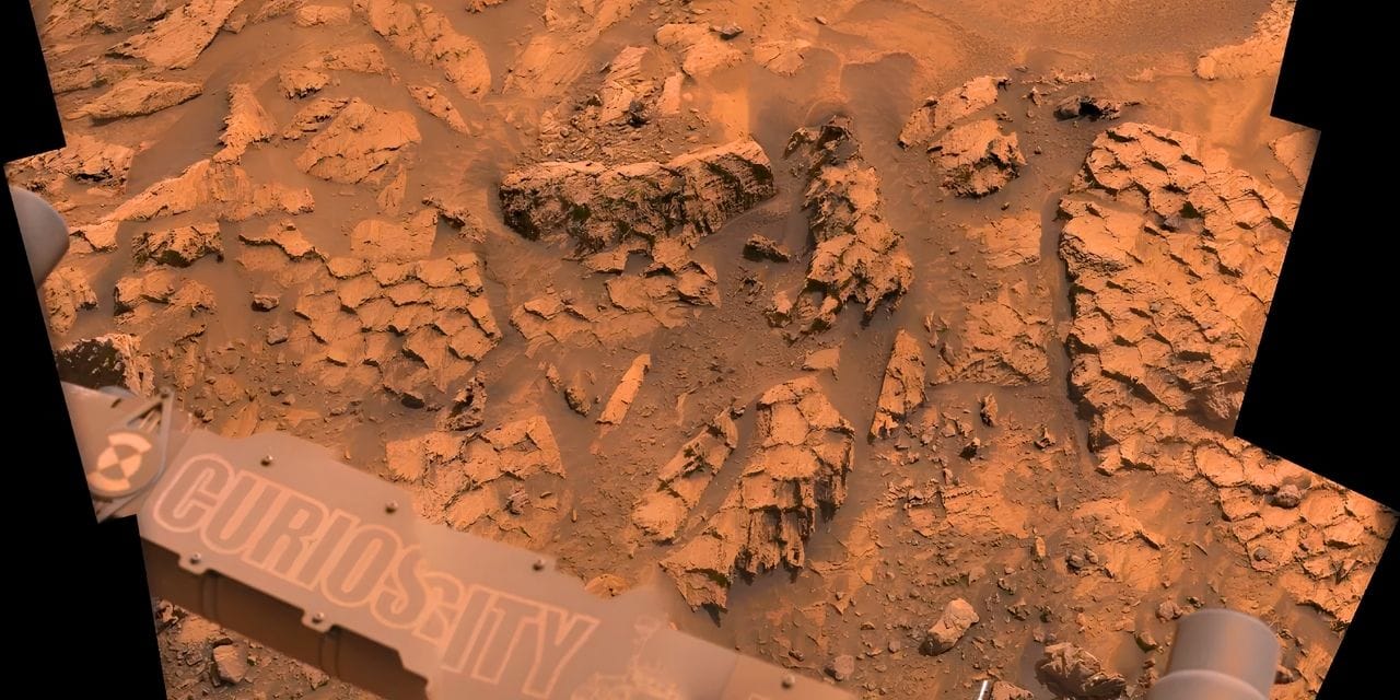 Curiosity, Mars yüzeyinde "ejderha derisi"ni fotoğrafladı.