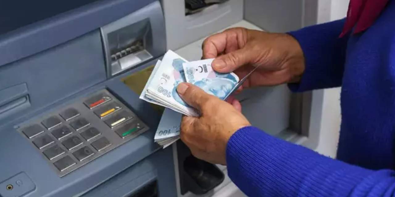 Emekliye ne kadar zam yapılacağını Özgür Erdursun duyurdu: SGK'nın açıklamasını gösterdi