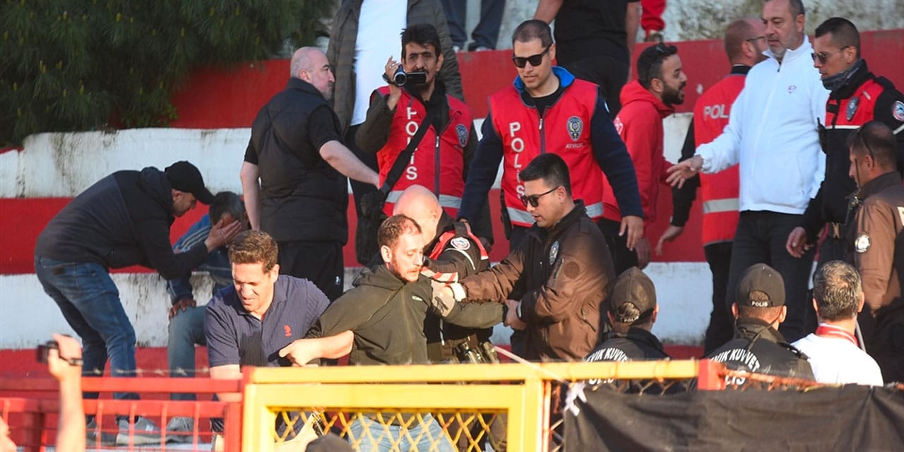 TFF 3. Lig maçında ortalık karıştı: Bir kişi bıçaklandı