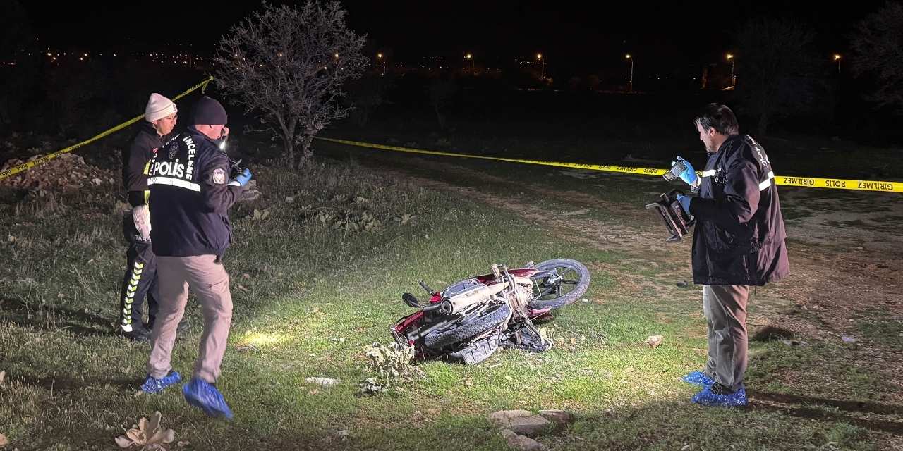 Uşak'ta devrilen motosikletin sürücüsü öldü