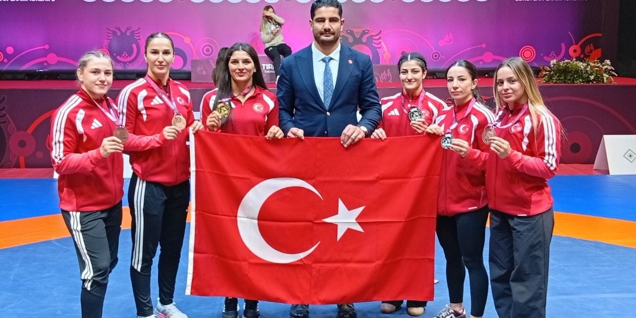 "Türk kadının gücünü gösterdiler: Kadınlarımız bizim her şeyimiz"