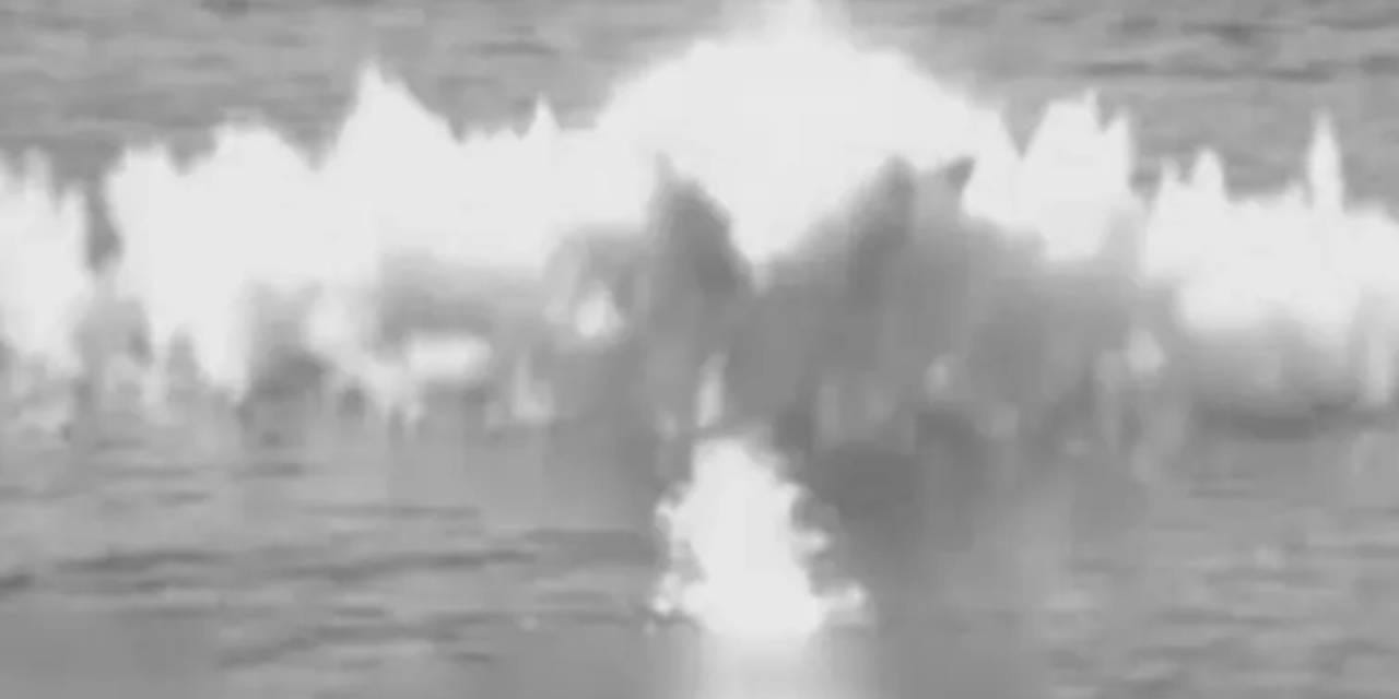 Pasifik’te vur emri: ABD gemiyi hedef aldı, görüntülerini yayınladı