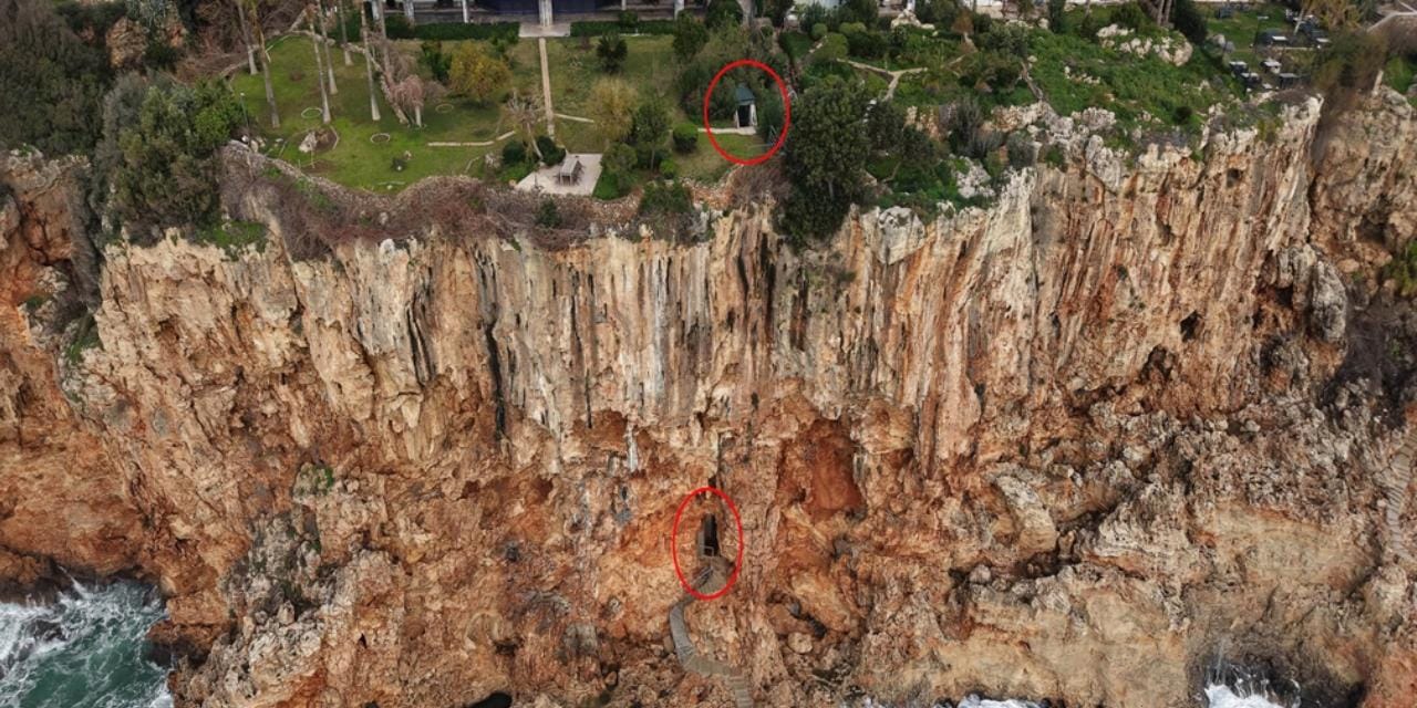 Rastgele dalışla deşifre oldu: Denize sıfır 40 yıllık barakalar yıkılıyor!