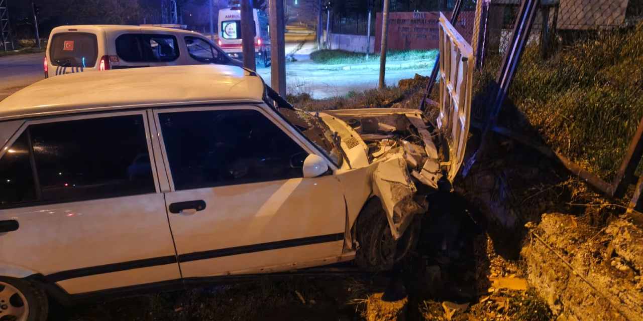 Alkollü ve ehliyetsiz sürücü istinat duvarına çarptı: Yüz binlerce lira ceza yedi