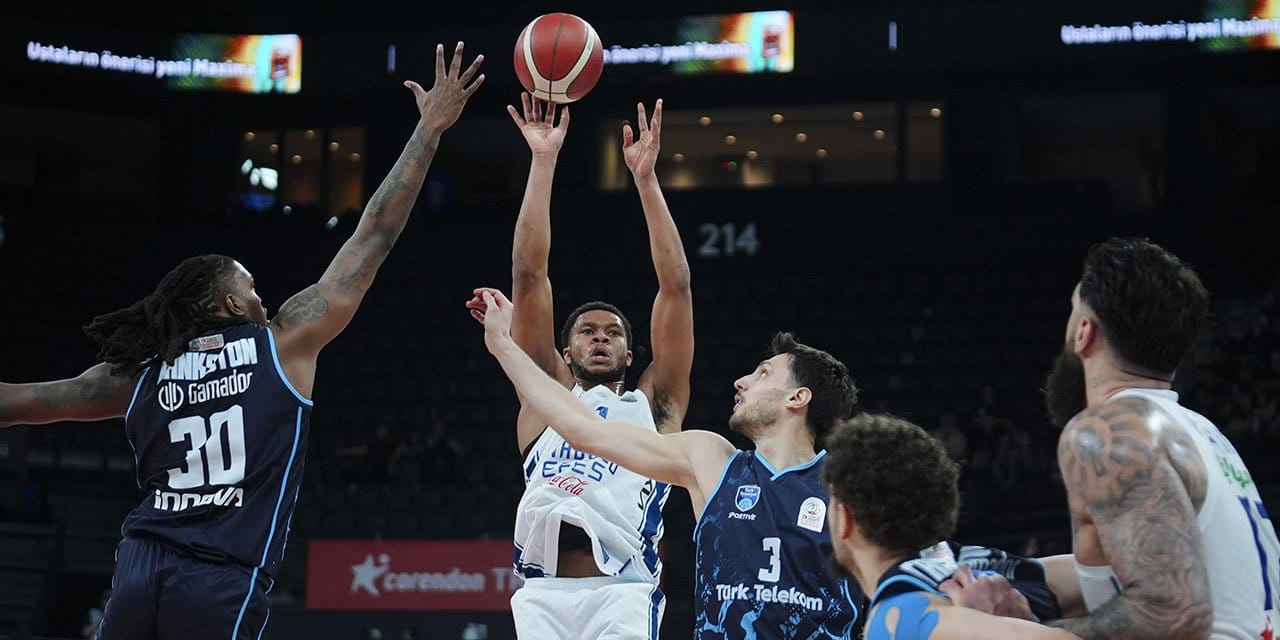 192 sayılık maçta kazanan Anadolu Efes