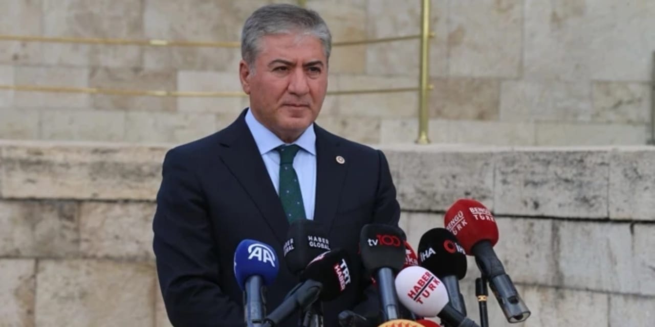 CHP'li Murat Emir'den Erdoğan'a 'Trump ve Hamaney' tepkisi