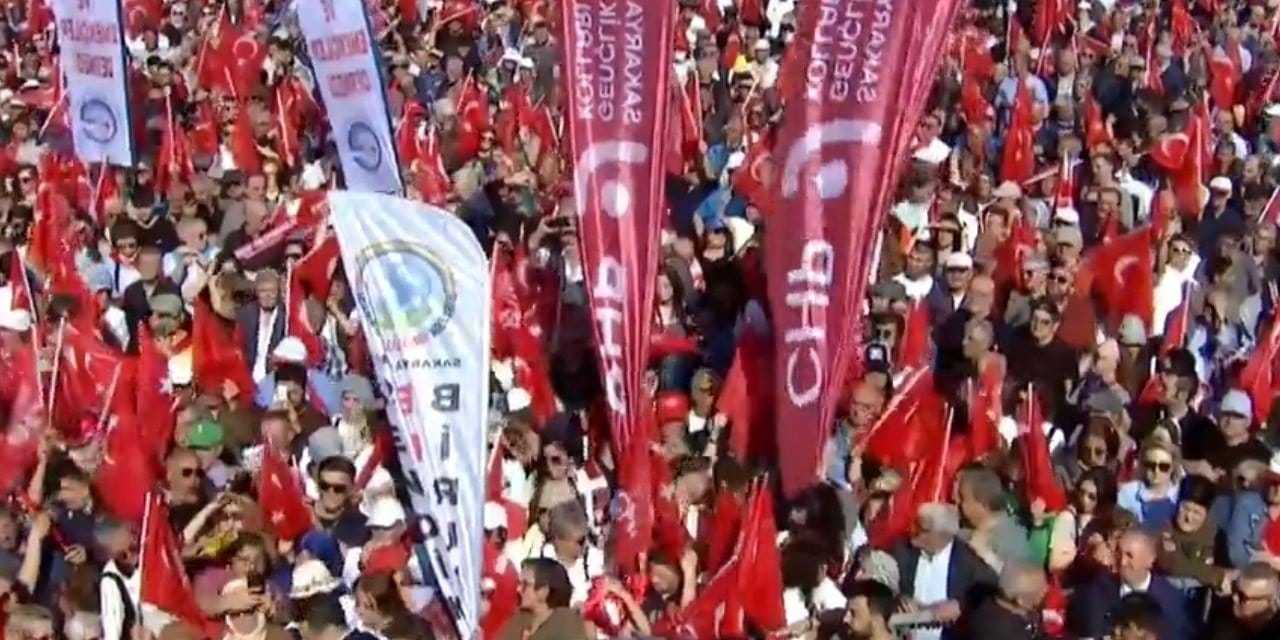 Millet İradesine Sahip Çıkıyor mitinglerinin 106'ncısı Sakarya'da! Özgür Özel'den çarpıcı açıklamalar