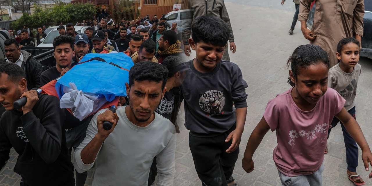 İsrail kana doymuyor! Çocukları annelerini gözyaşlarıyla uğurladı