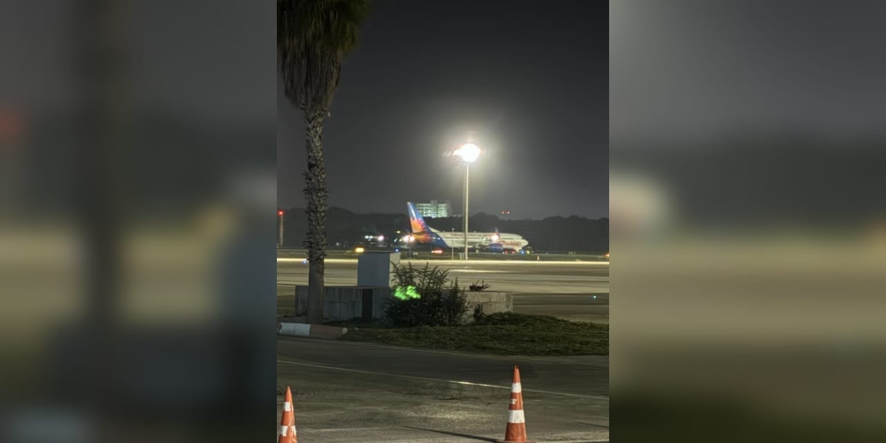 Antalya uçağı acil iniş yaptı: Pilot hastanelik oldu