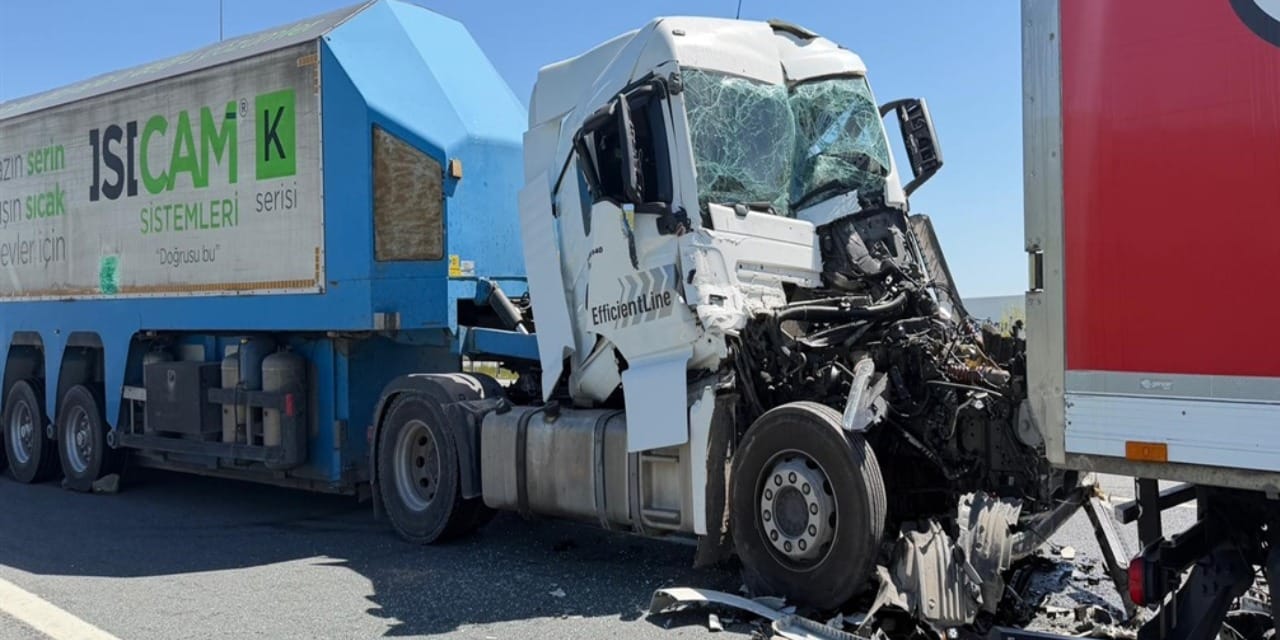 Çatalca'da otoyol savaş alanına döndü: TIR şoförü ağır yaralandı!