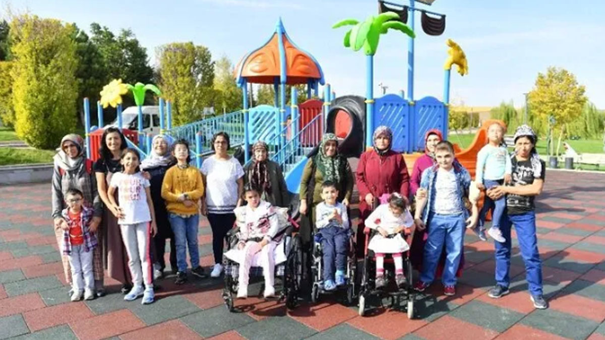 Ankara Büyükşehir Belediyesi'nden engelli oyun parkı çalışması