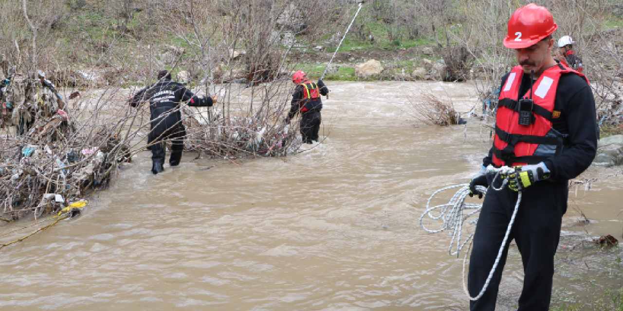 Hakkari'de kaybolan 8 yaşındaki Osman'ı arama çalışmaları 3'üncü gününde