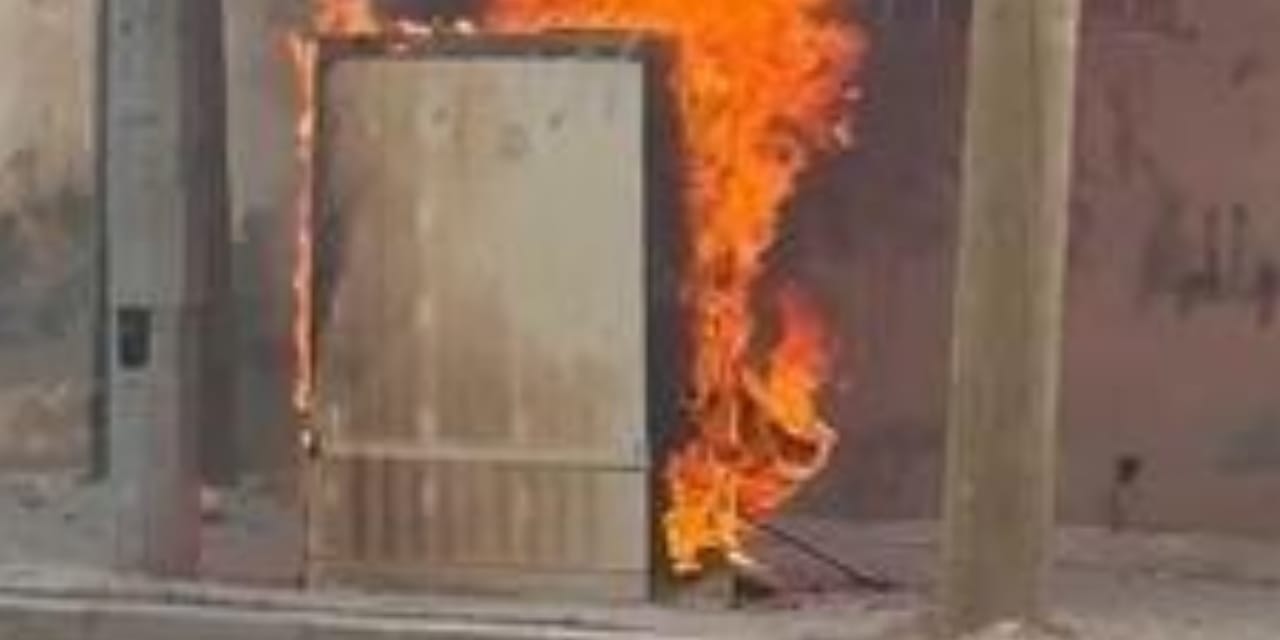 Mardin’de yangın: Elektrik panosu alev topuna döndü!