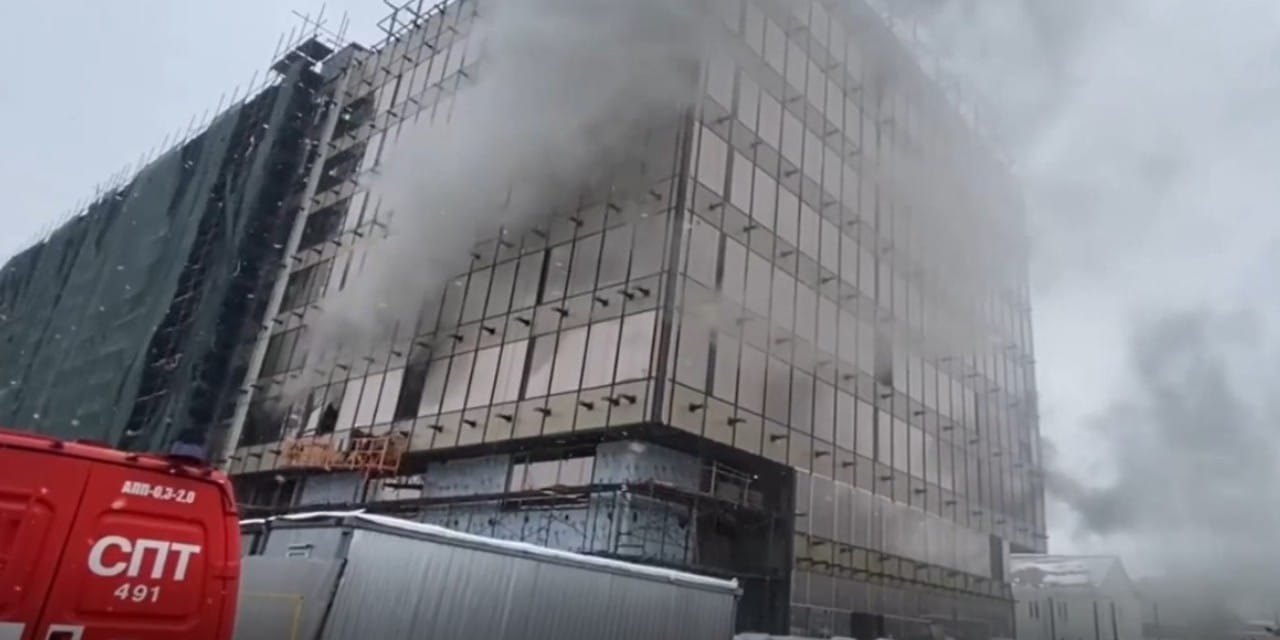 Moskova'da inşaatta yangın: 8 kişi hayatını kaybetti