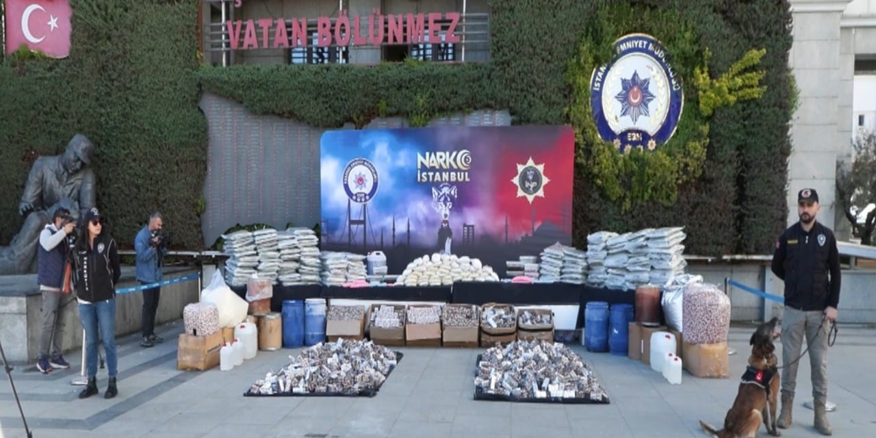 Uyuşturucu operasyonu: 89 tutuklama, ele geçirilenler sergilendi
